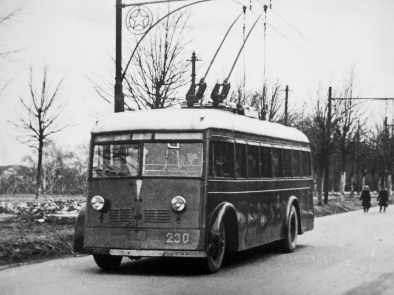 Троллейбус ятб 1
