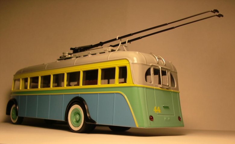 Модель троллейбуса ятб-1