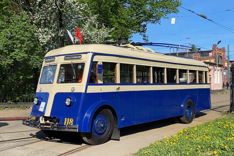 Троллейбус ятб 1