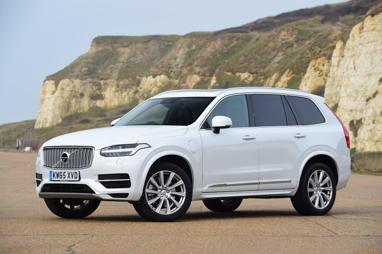Volvo xc90 white