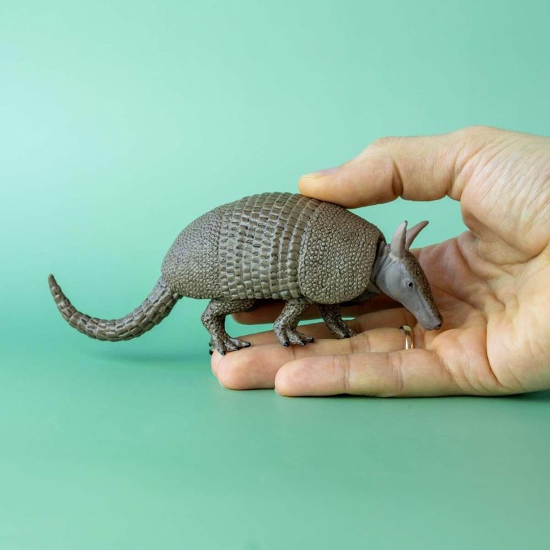 Фигурка safari ltd броненосец 262829