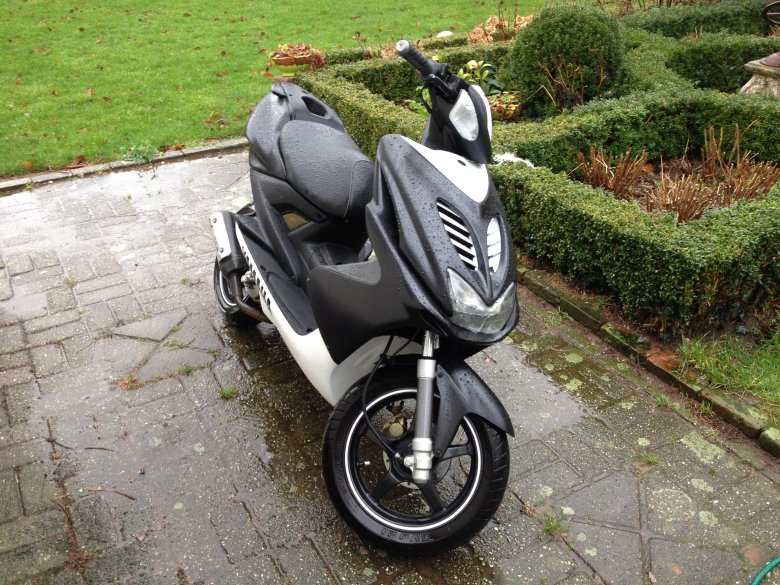 Скутер ямаха аэрокс