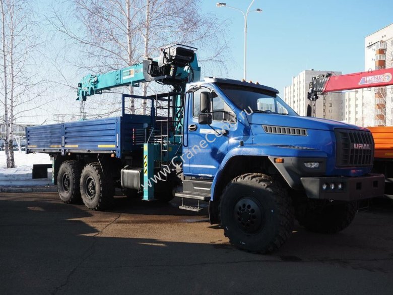 Урал некст 6х6 бортовой с кму