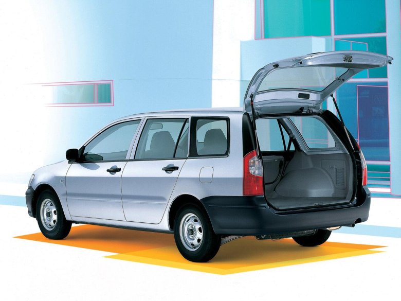 Mitsubishi lancer cargo