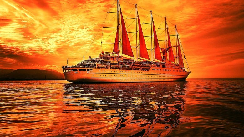 Парусная яхта финикия