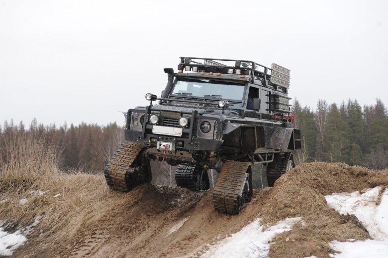Рендж ровер на гусеницах