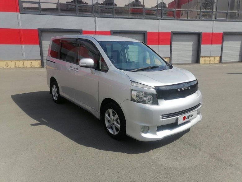 Тойота вокси 2008