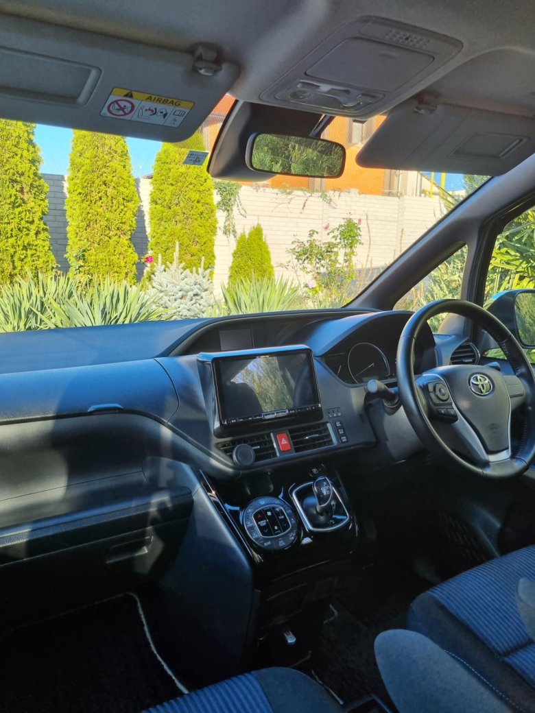 Toyota noah 2001 2007