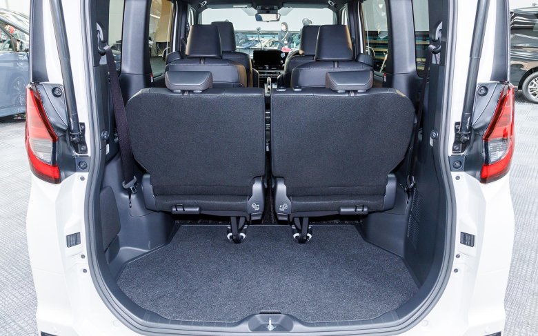 Тойота вокси 2021 салон