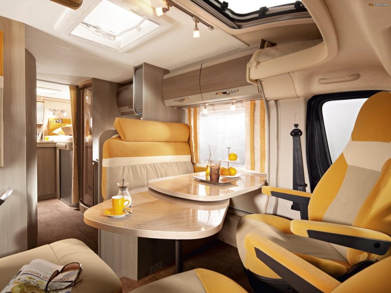 Альковный автодом интерьер