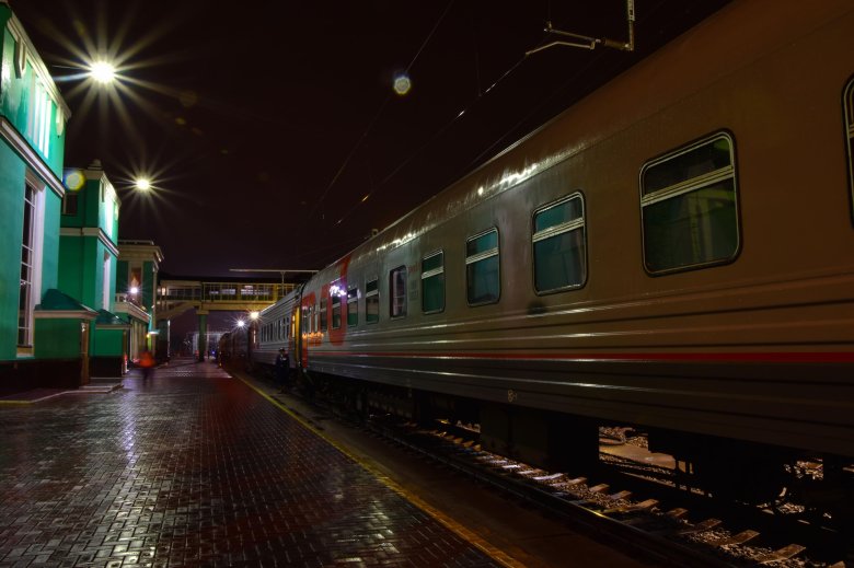 Поезда ночью
