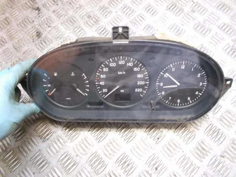 Приборная панель рено меган 1