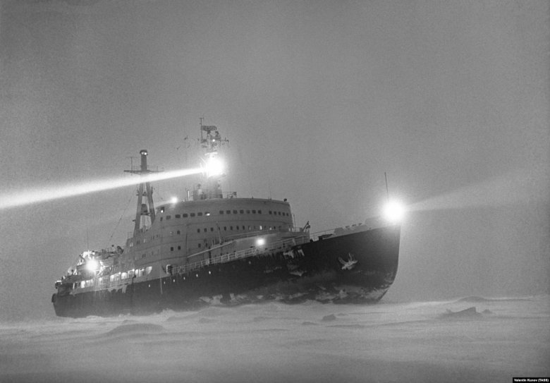 Первый атомный ледокол ленин