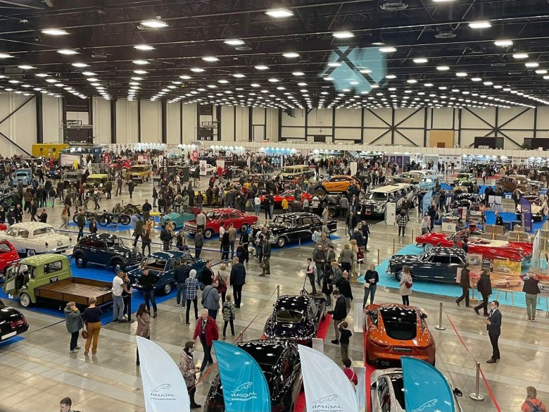 Выставка автомобилей