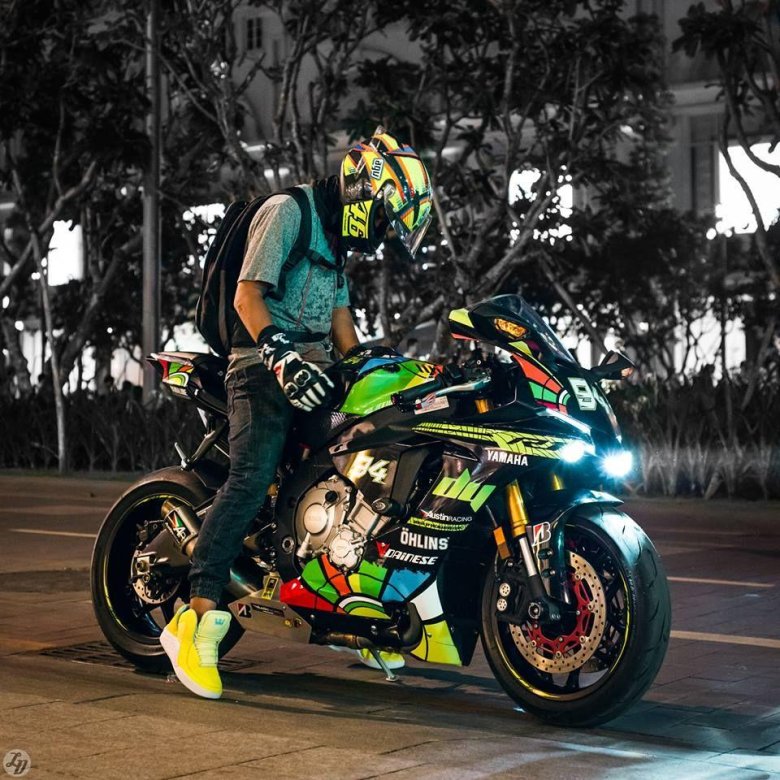 Мотоцикл крутой