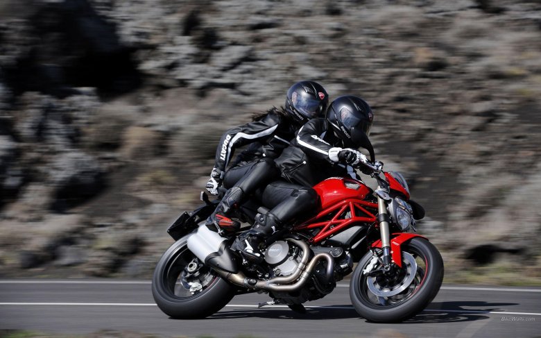 Ducati monster 1100 evo