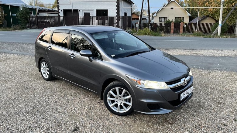 Хонда стрим 2011