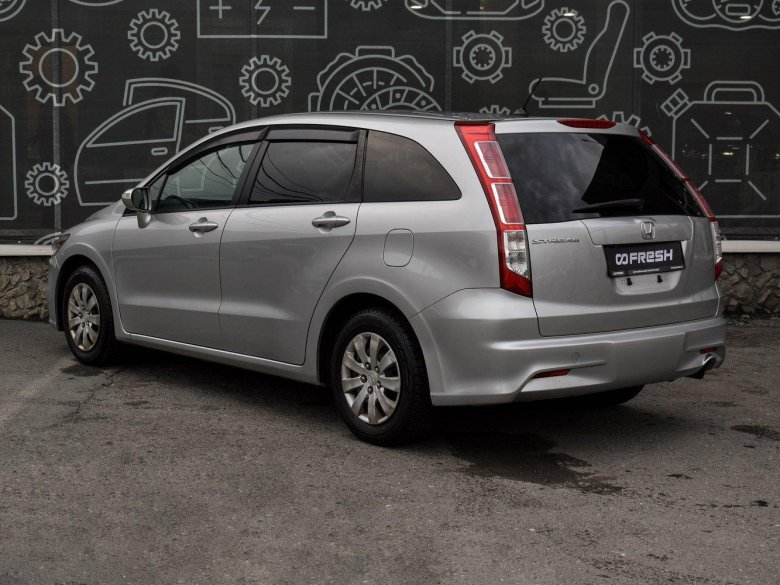 Хонда стрим 2009