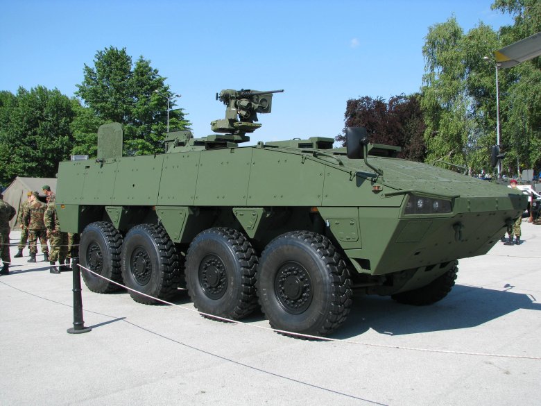 Patria amv amos 120 мм