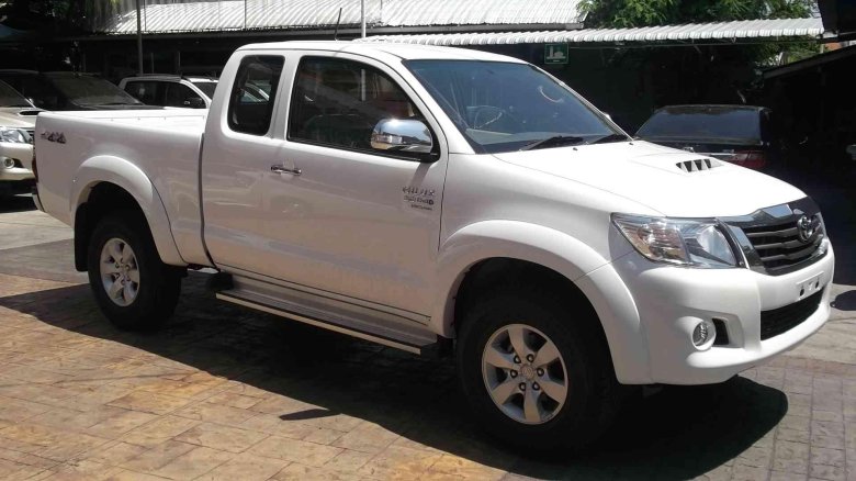 Тойота хайлюкс 2012