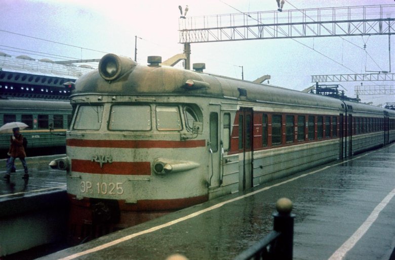 Электропоезд эр 2