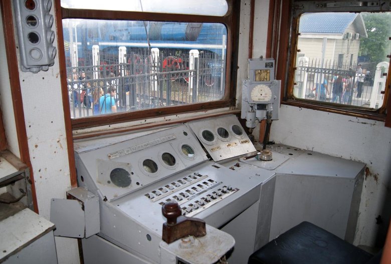 Эр22 электропоезд кабина