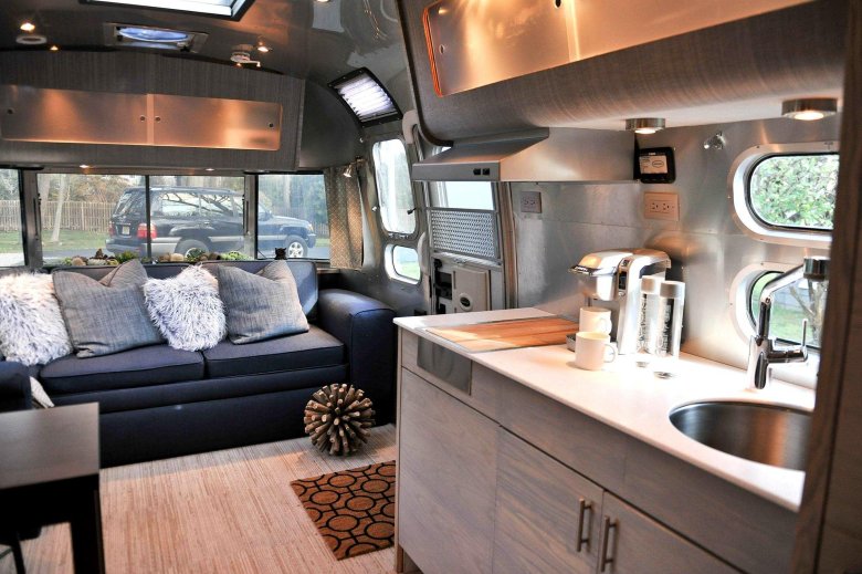 Автодом airstream