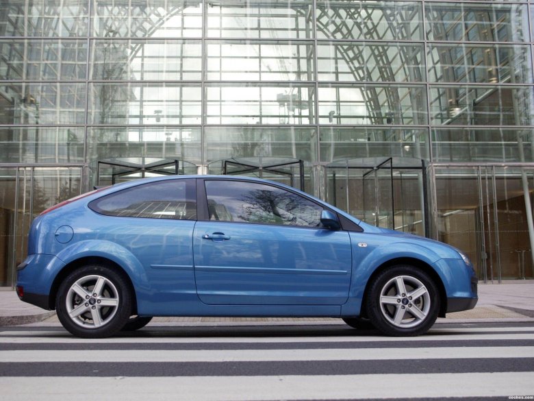 Ford focus hatchback 3 doors 2004