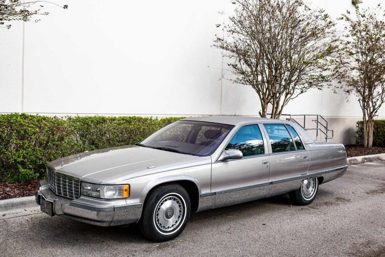 Cadillac fleetwood brougham 1993