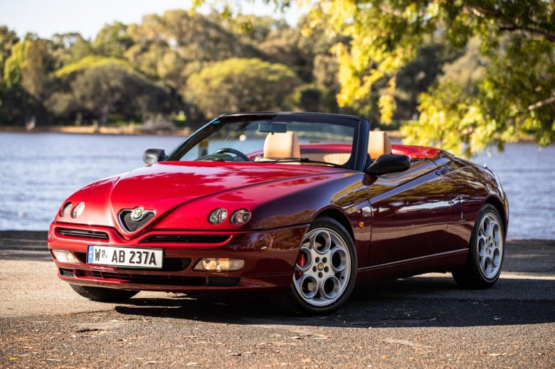 Alfa romeo spider 3