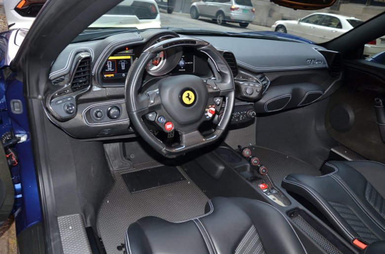 Ferrari 458 speciale салон