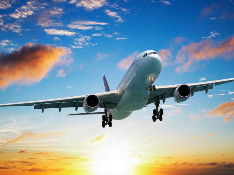 Летит самолет