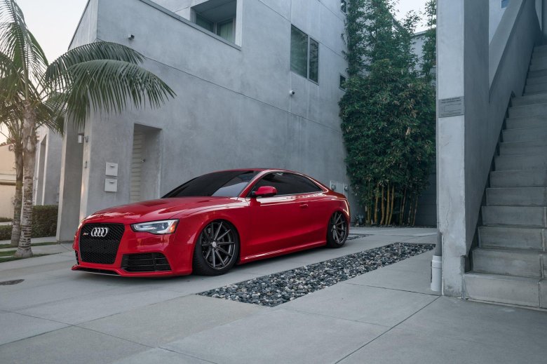 Audi rs5 red