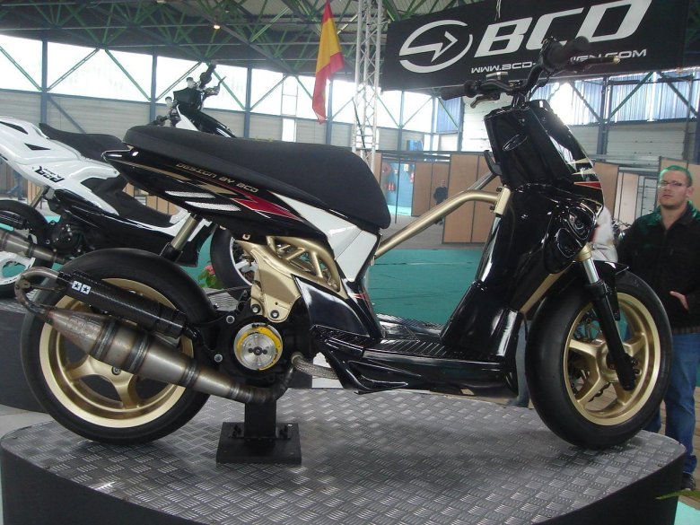 Тюнингованный скутер