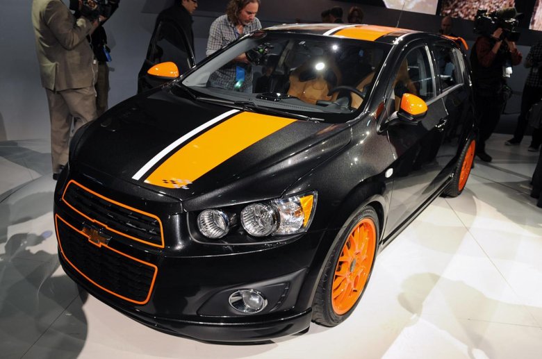 Шевроле авео т300 хэтчбек черный