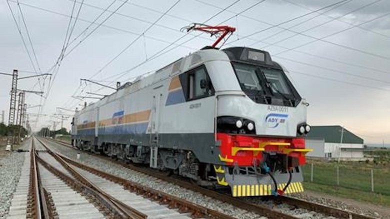 Грузовой локомотив