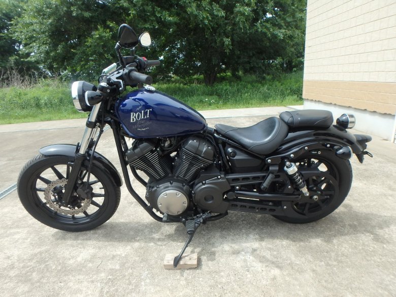 Yamaha bolt 950 scrambler