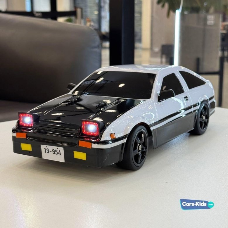 Toyota sprinter trueno ae 86 initial d