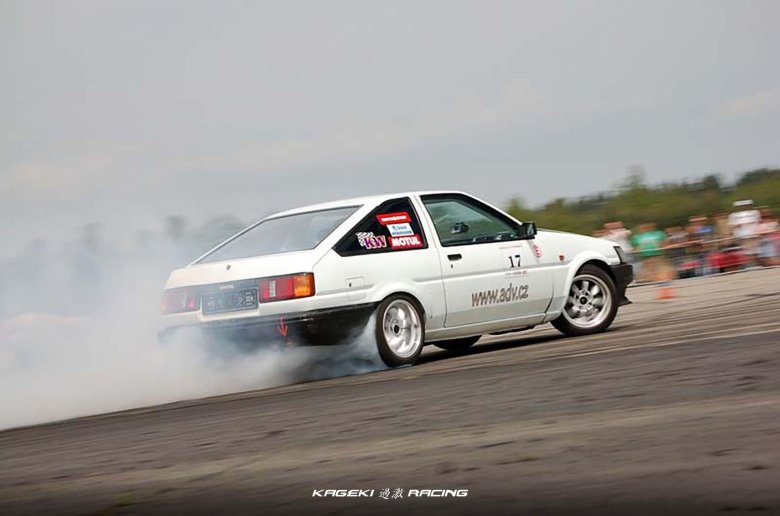 Toyota ae 86 drift