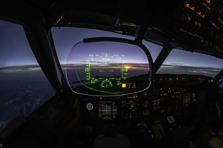 Head up display boeing 737