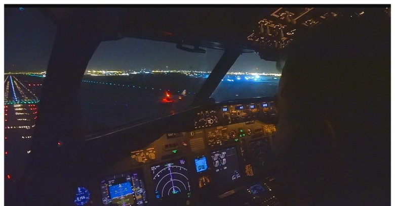 Кабина боинг 737 ночью