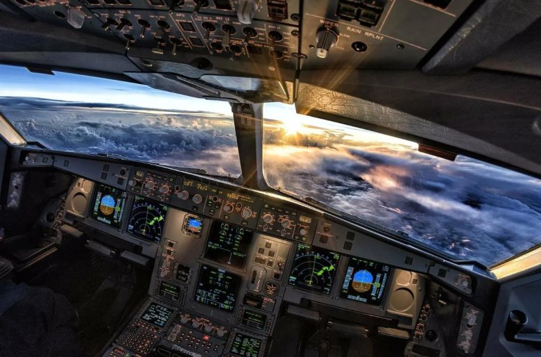 Аэробус 330 кабина