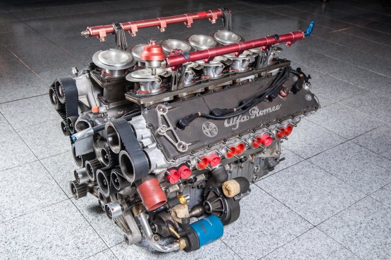 Alfa romeo v10 engine