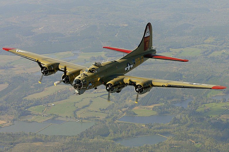 B 17 бомбардировщик