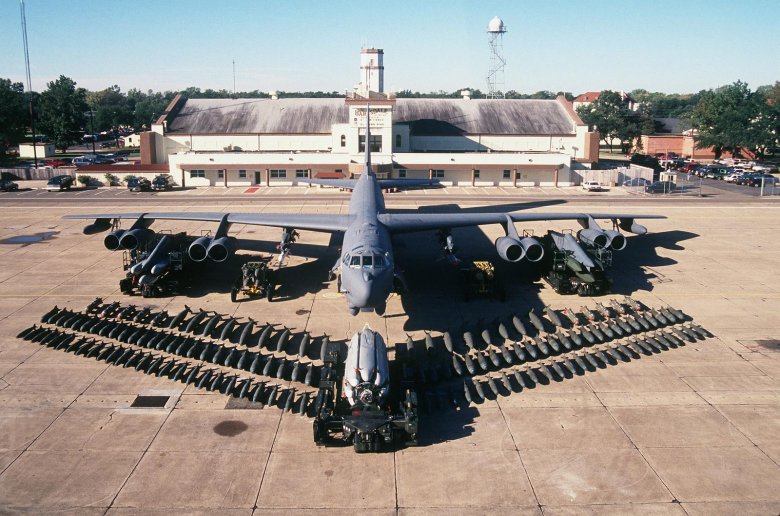 Бомбардировщик b 52