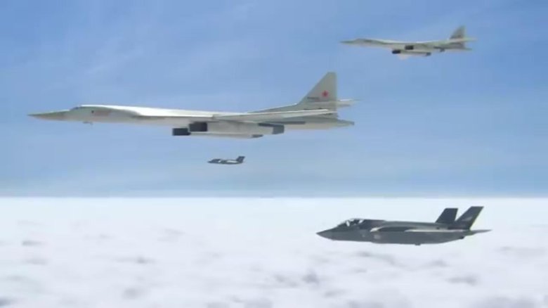 Стратегический бомбардировщик ту 160