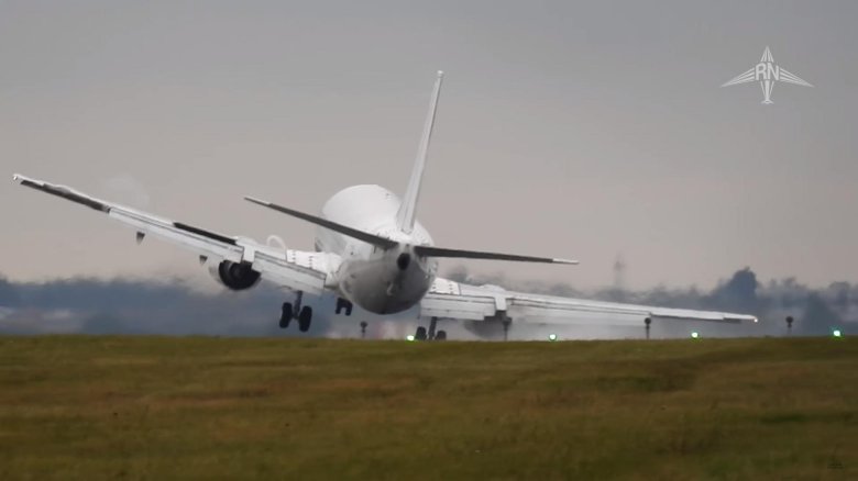 Взлет самолета