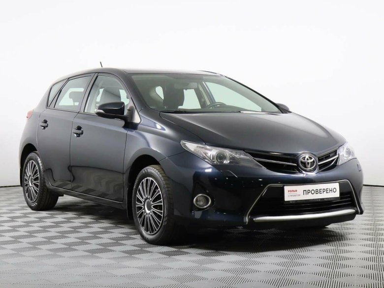 Тойота аурис черная