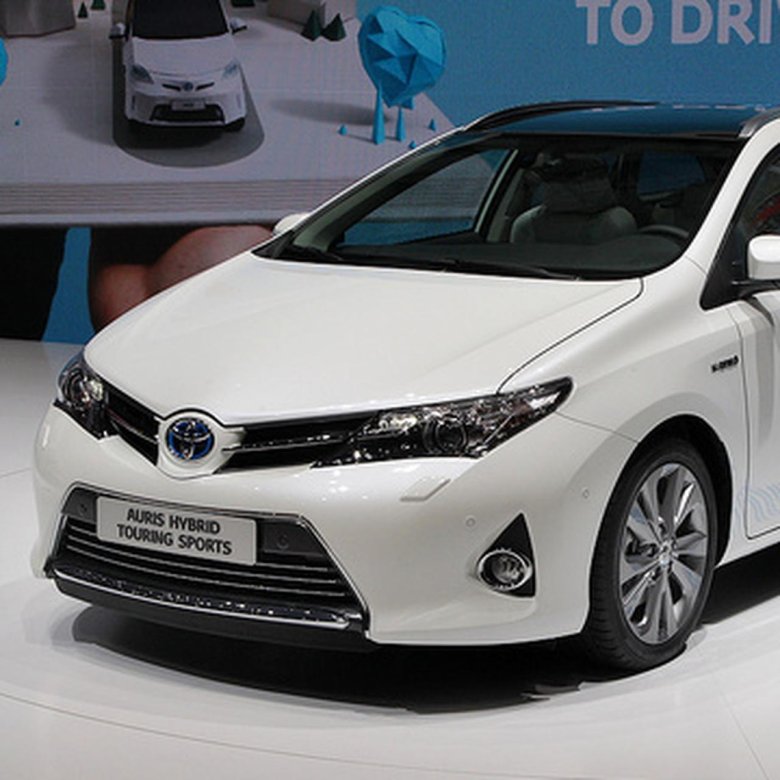 Toyota auris 2017 универсал
