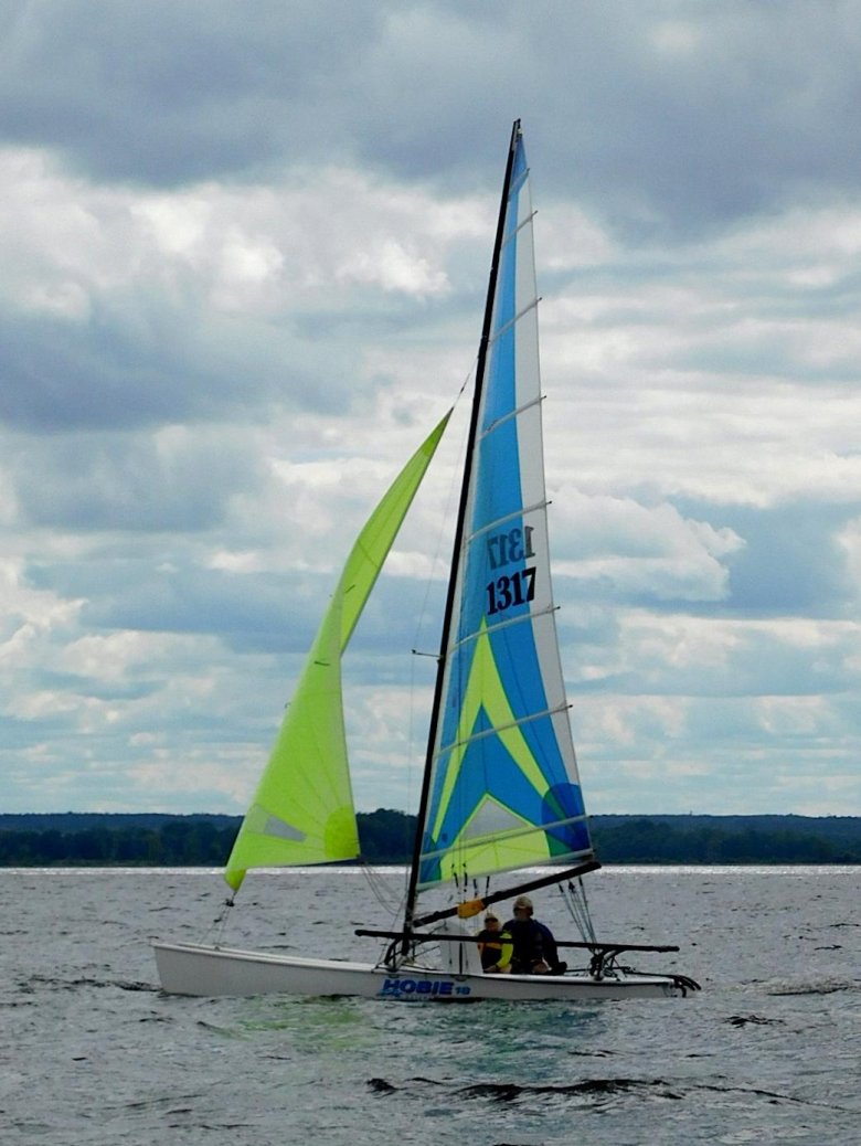 Парусный катамаран парус 15 м